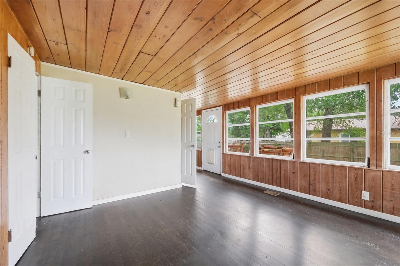 DENNISTONS ORANGE CITY DELAND FARMS - Residential