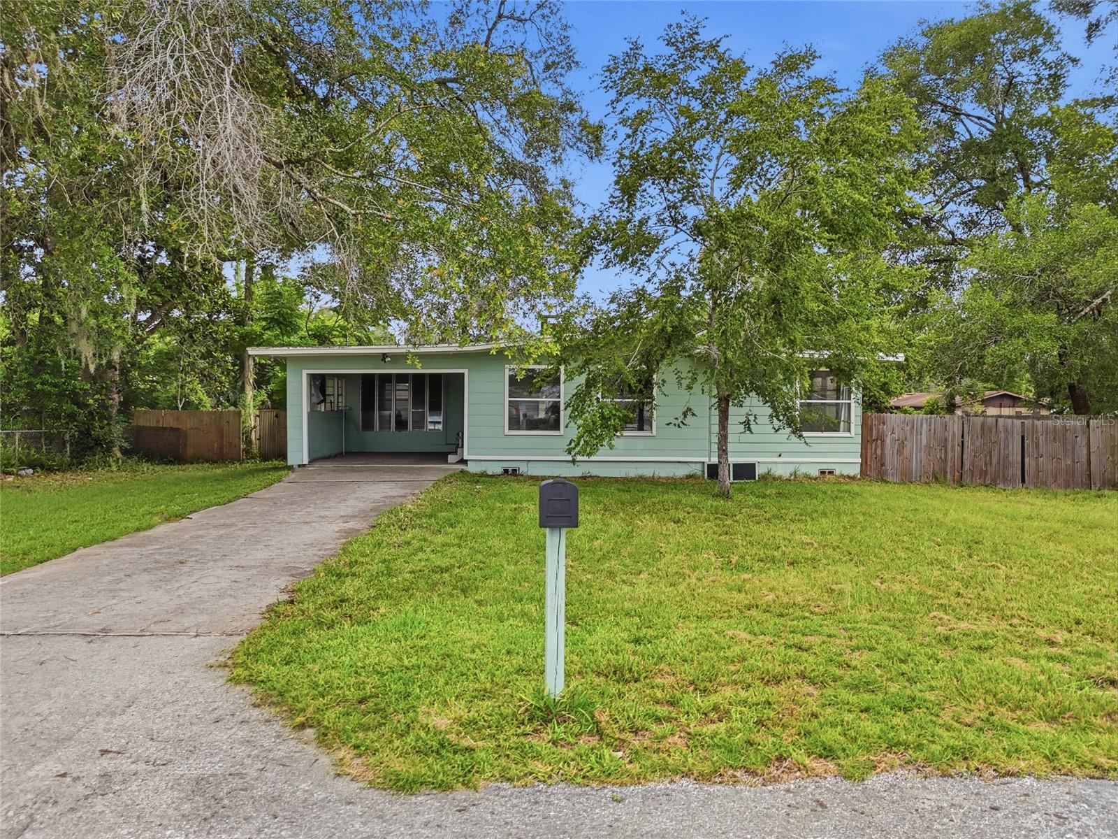 DENNISTONS ORANGE CITY DELAND FARMS - Residential