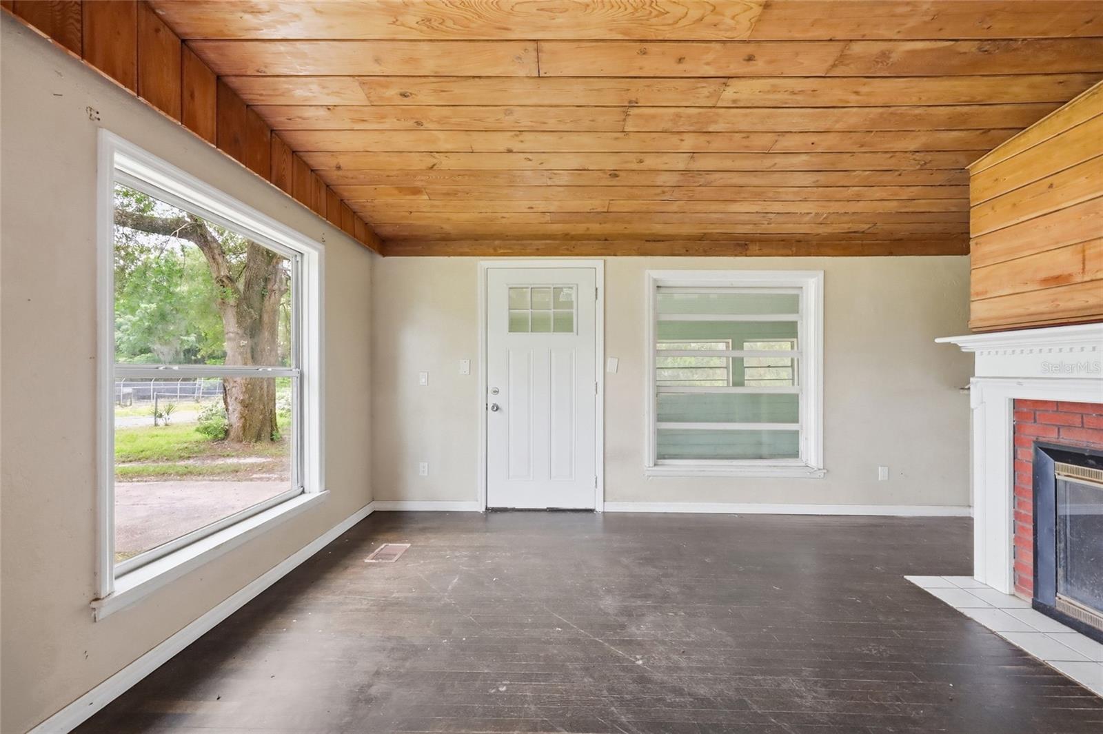 DENNISTONS ORANGE CITY DELAND FARMS - Residential