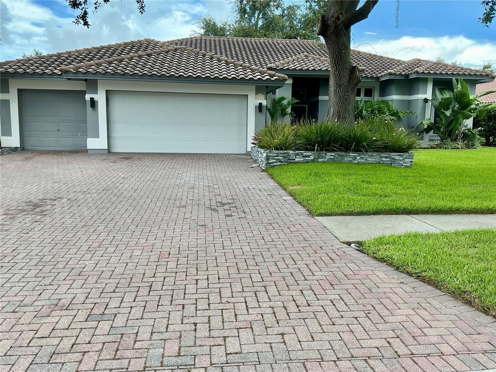 OAK TRAIL - Residential