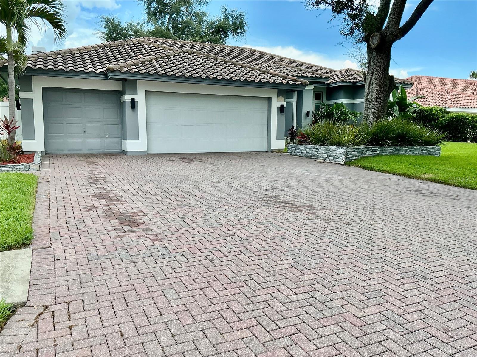 OAK TRAIL - Residential