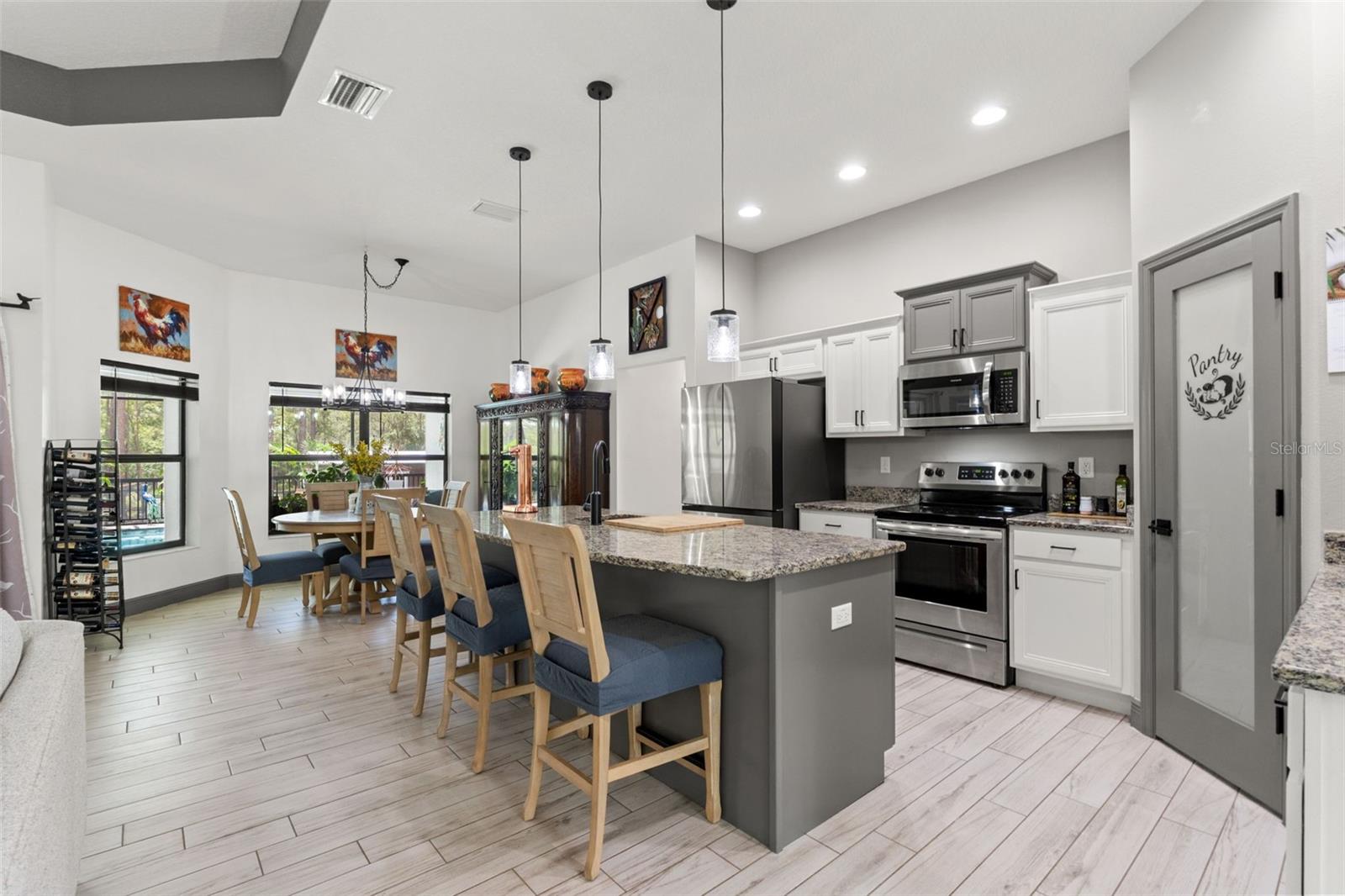 ROYAL HIGHLANDS - Residential