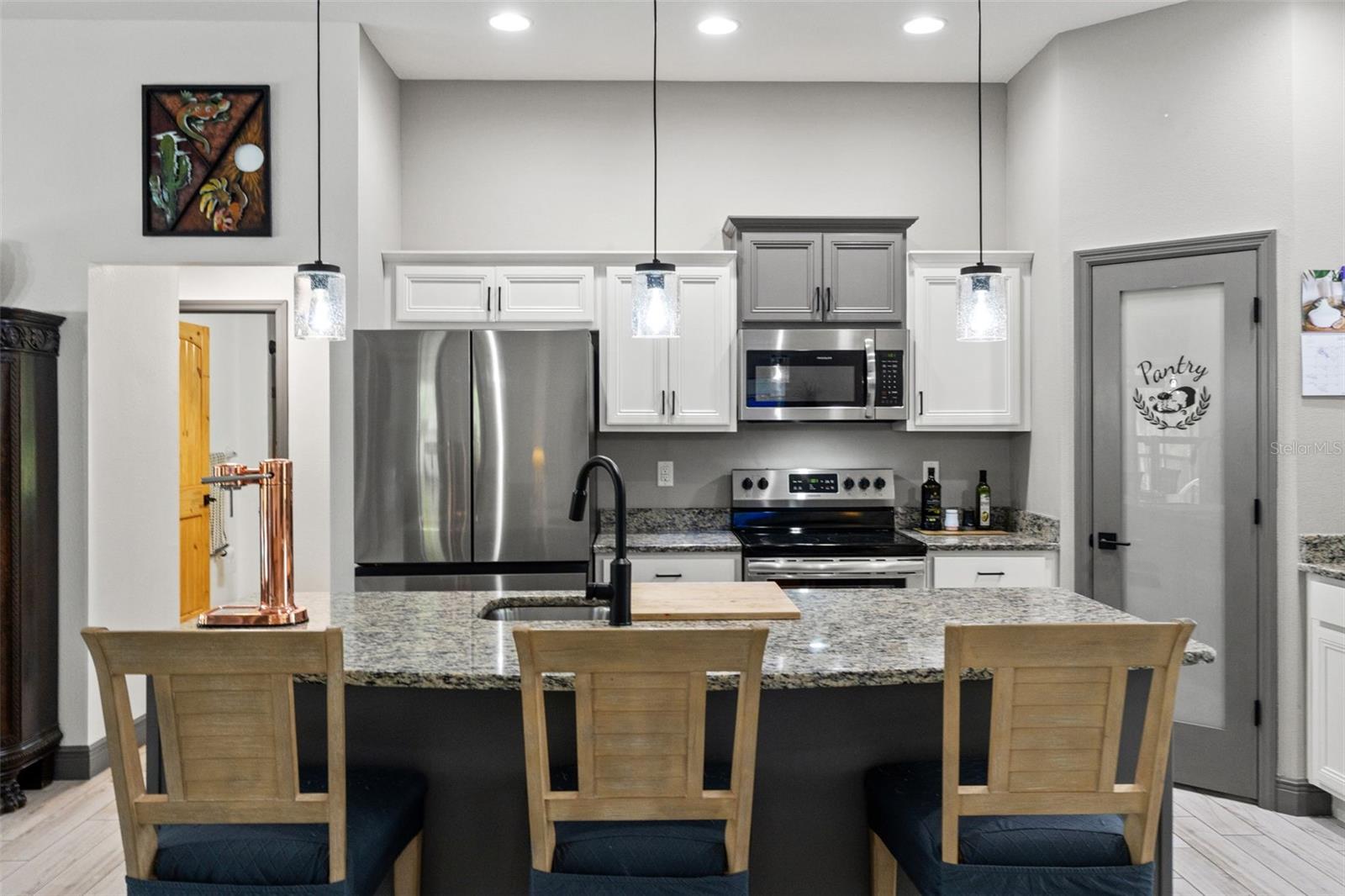 ROYAL HIGHLANDS - Residential