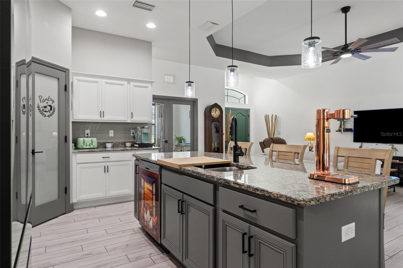 ROYAL HIGHLANDS - Residential