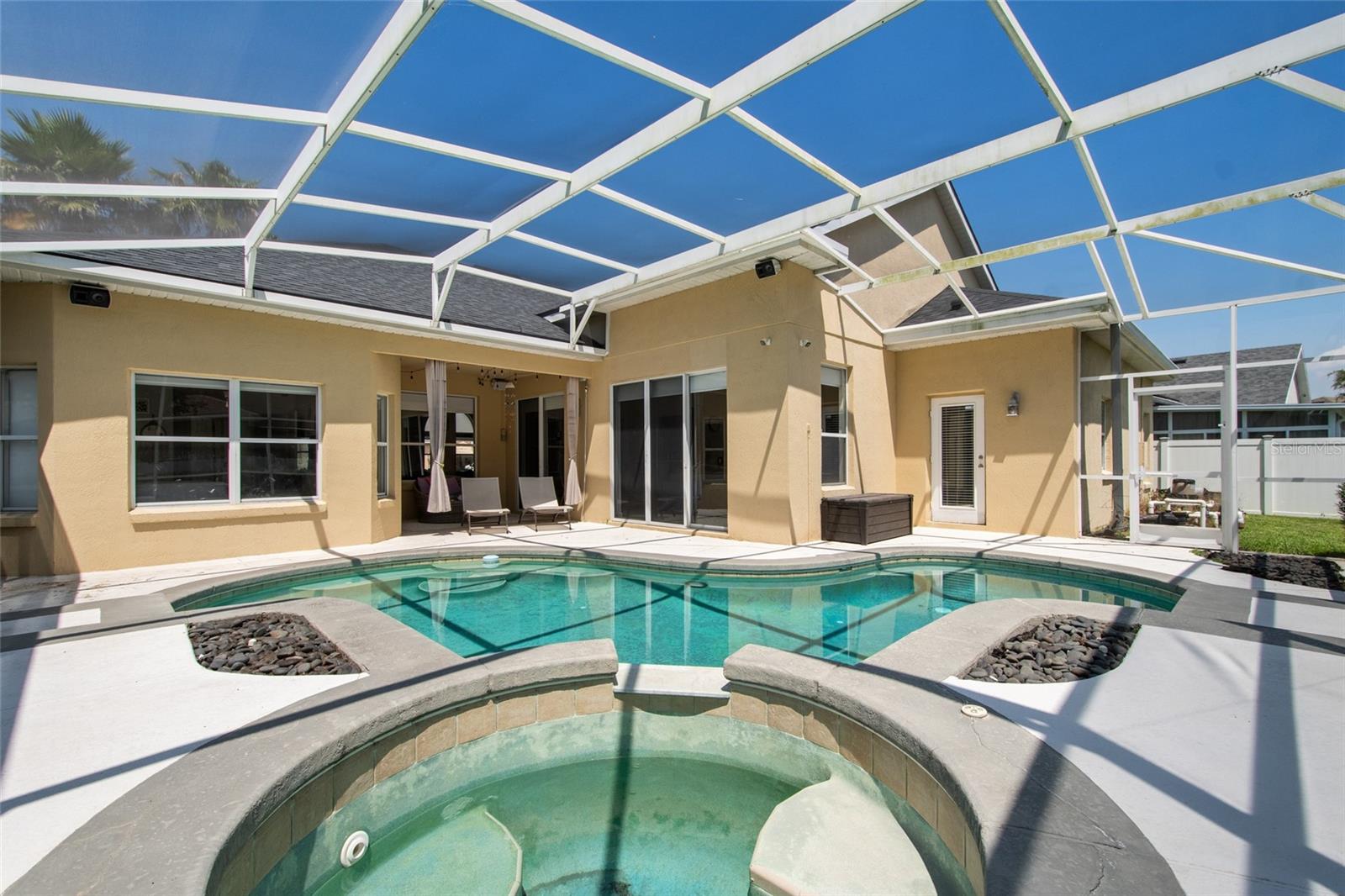 FALCON TRACE 45/3 - Residential