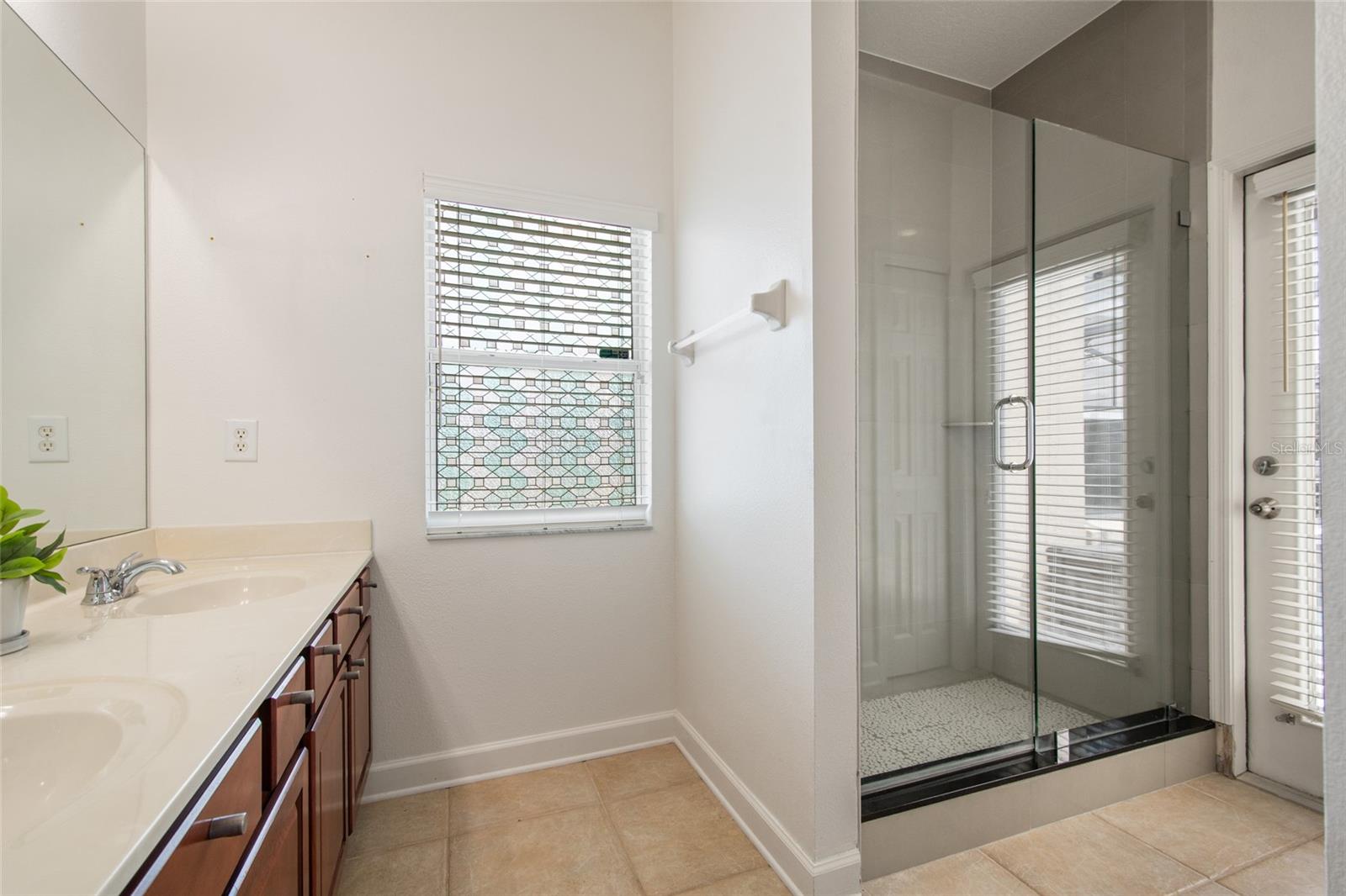 FALCON TRACE 45/3 - Residential