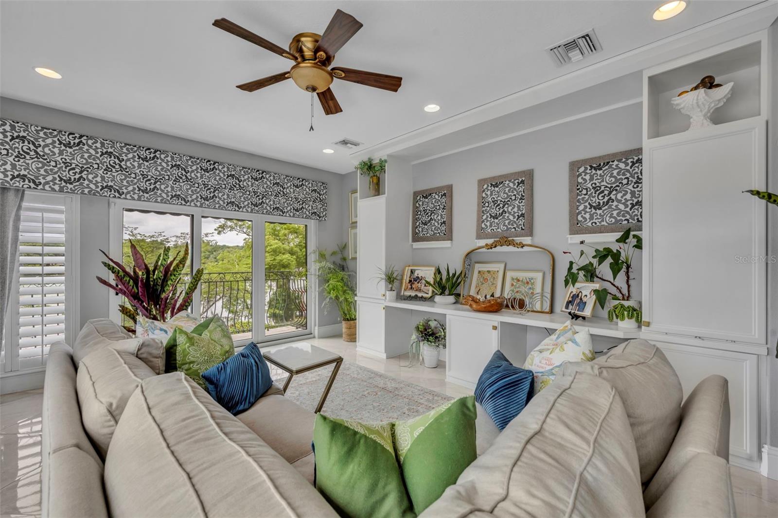 LAKE HILL WOODS SUB - Residential