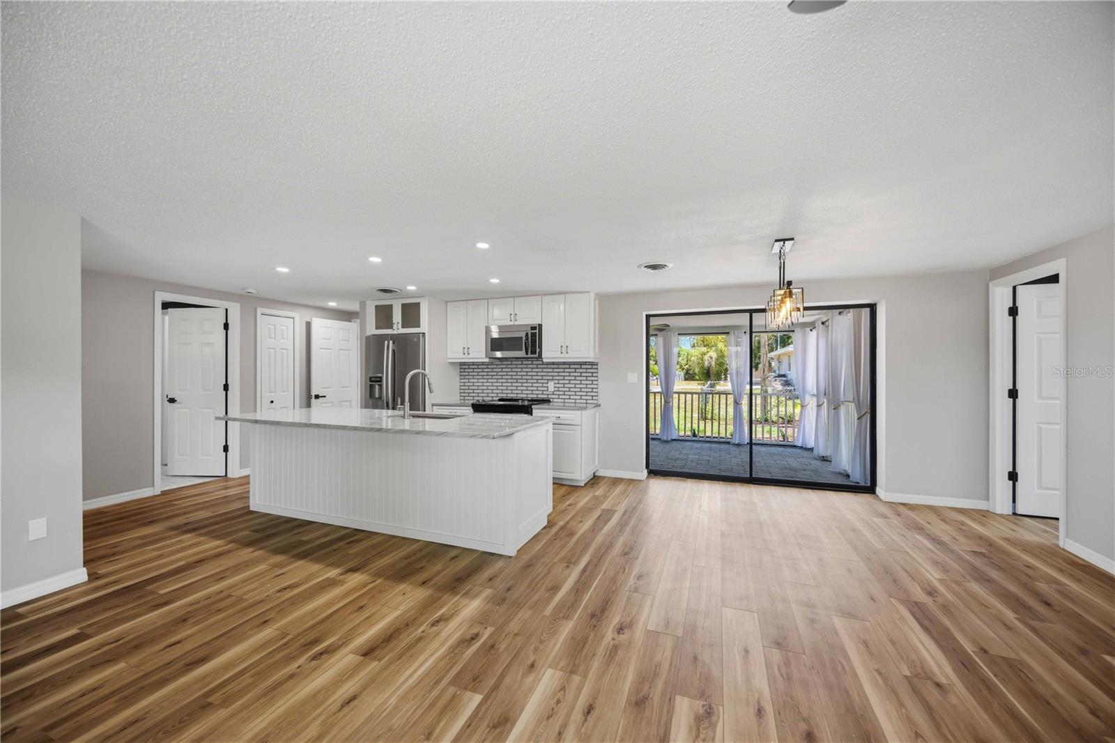 SOUTH VENICE - Residential