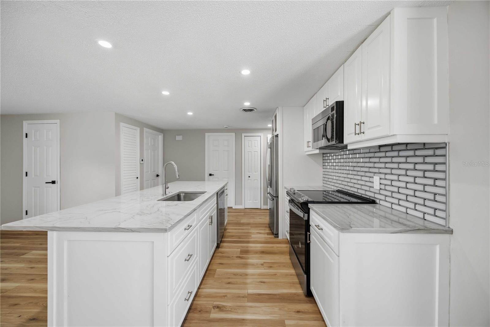 SOUTH VENICE - Residential