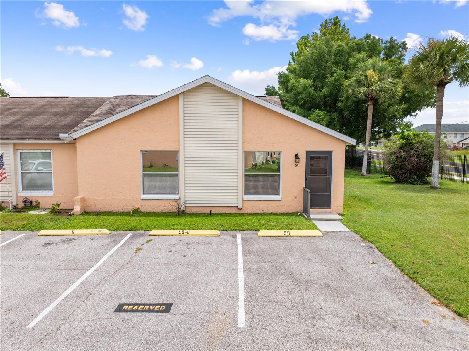 COUNTRY COVE VILLAS - Residential