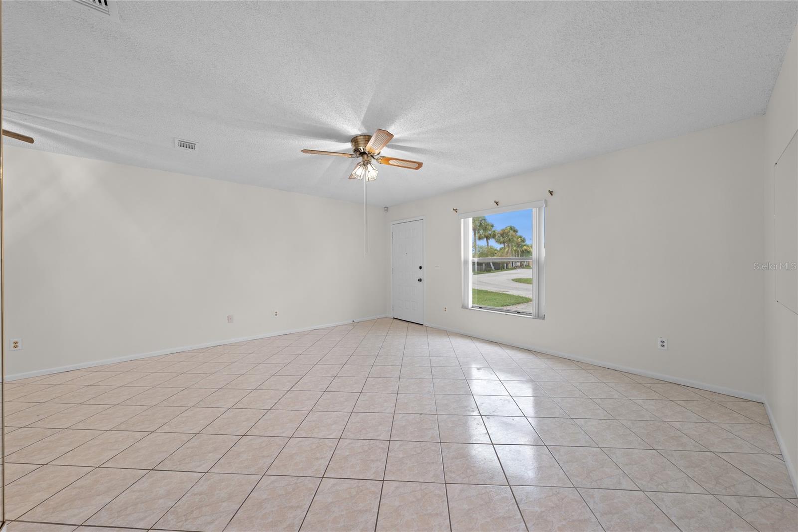 COUNTRY COVE VILLAS - Residential