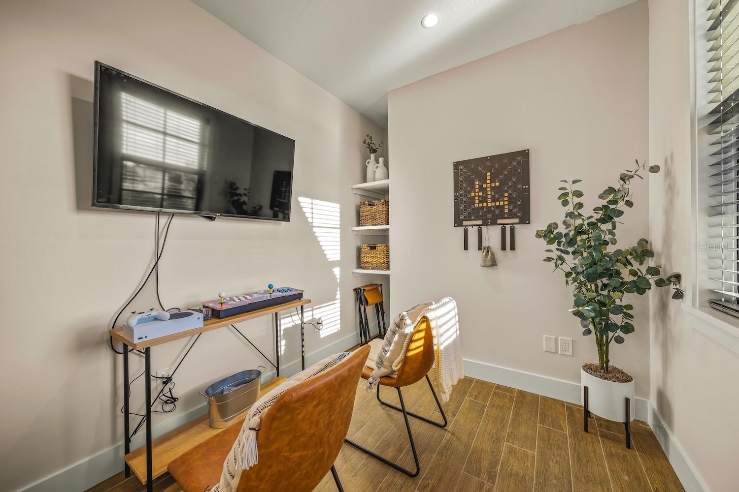 POINT OF ROCKS TERRACE - Residential Income