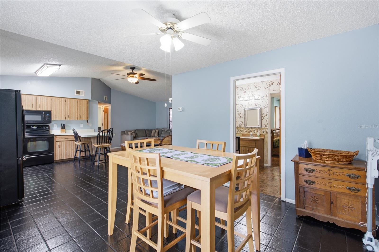 MOON LAKE ESTATES - Residential