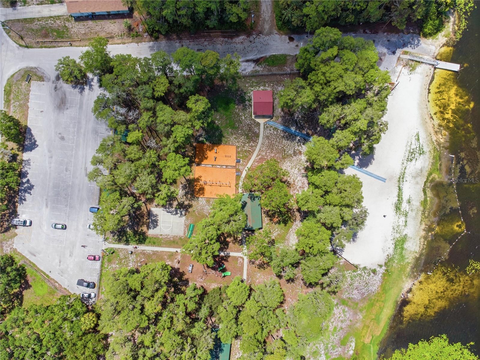 MOON LAKE ESTATES - Residential