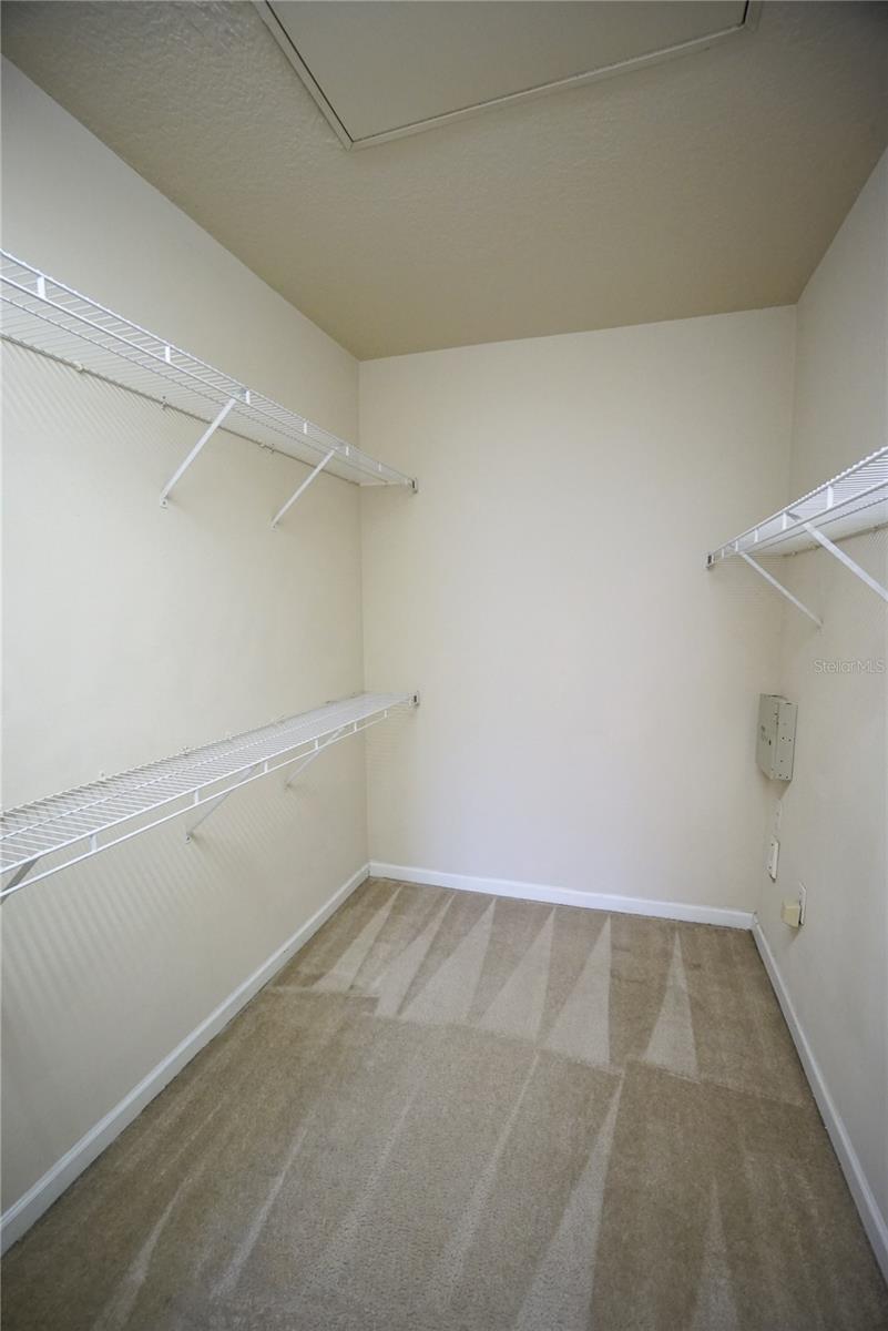 THE VILLAS CONDO - Residential Lease