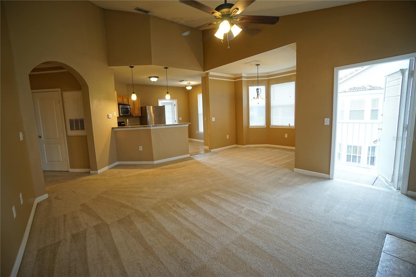 THE VILLAS CONDO - Residential Lease