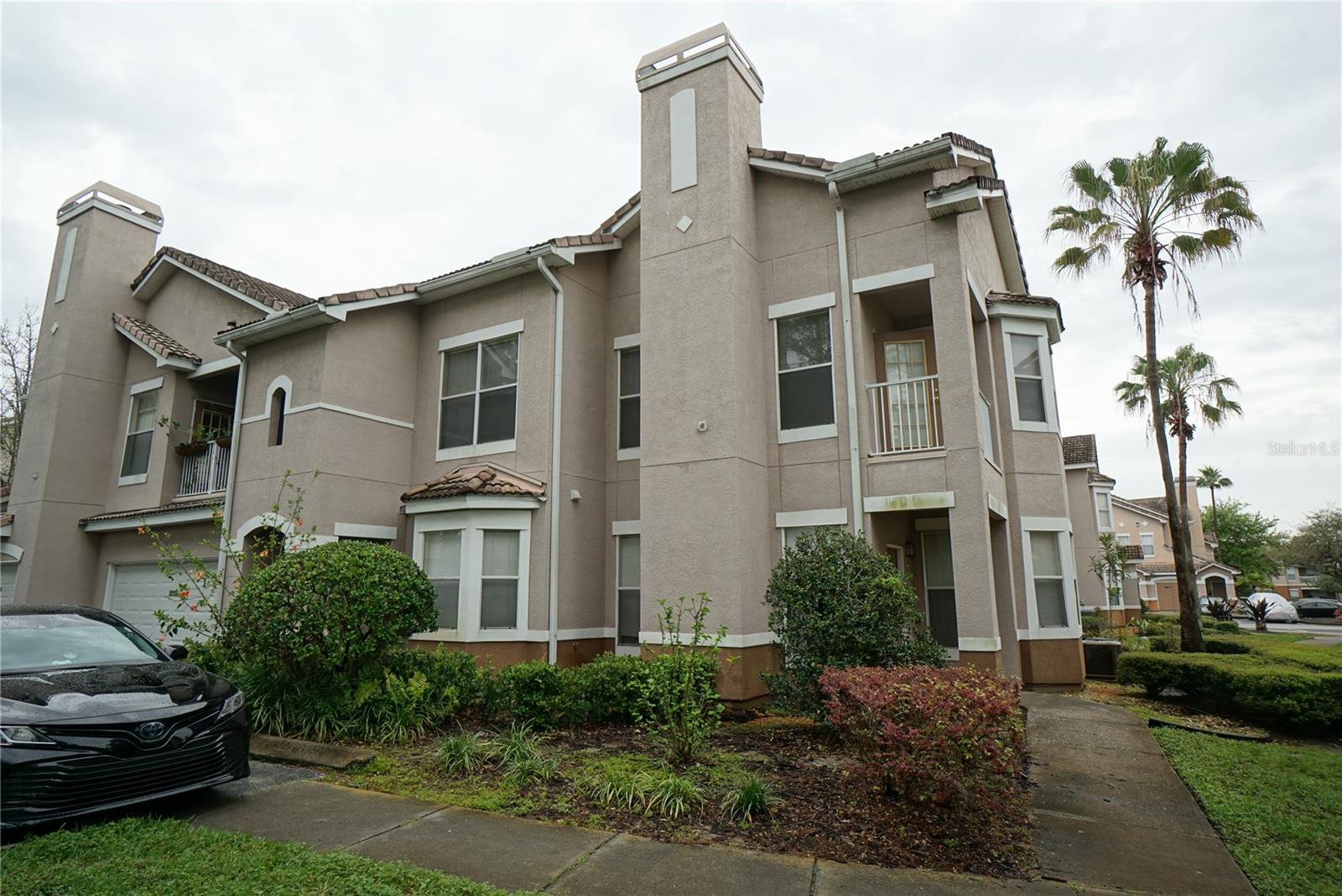 THE VILLAS CONDO - Residential Lease
