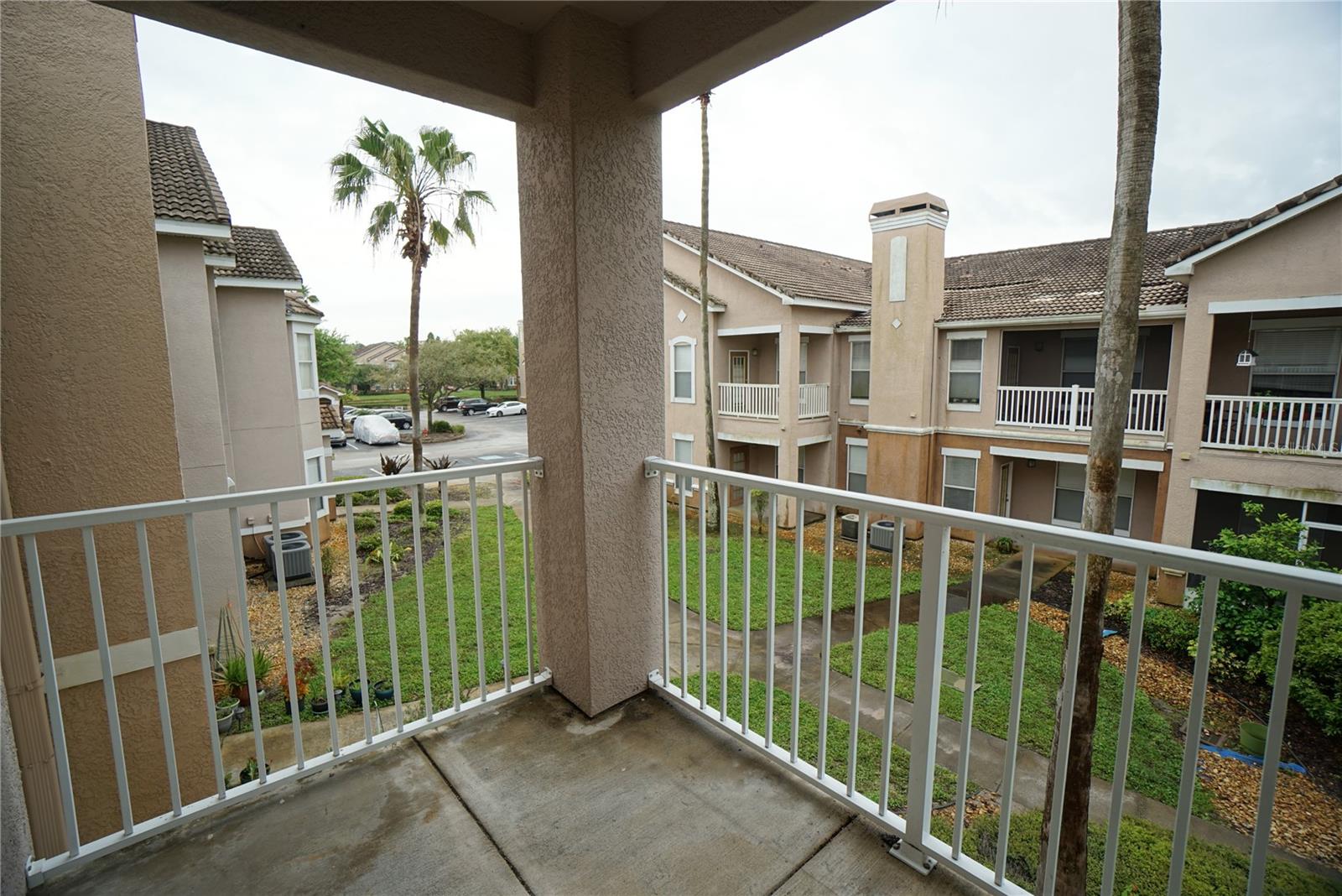 THE VILLAS CONDO - Residential Lease