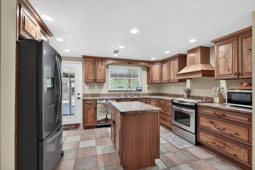 INTERLACHEN LAKES ESTATES - Residential