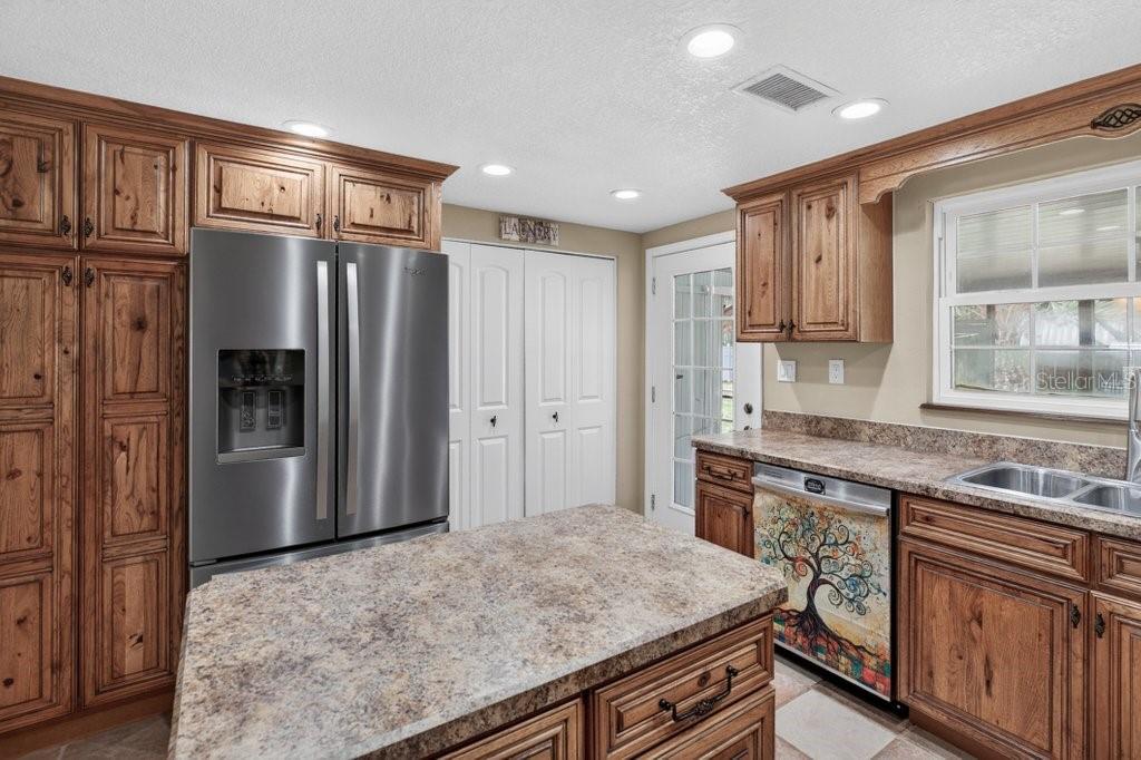 INTERLACHEN LAKES ESTATES - Residential
