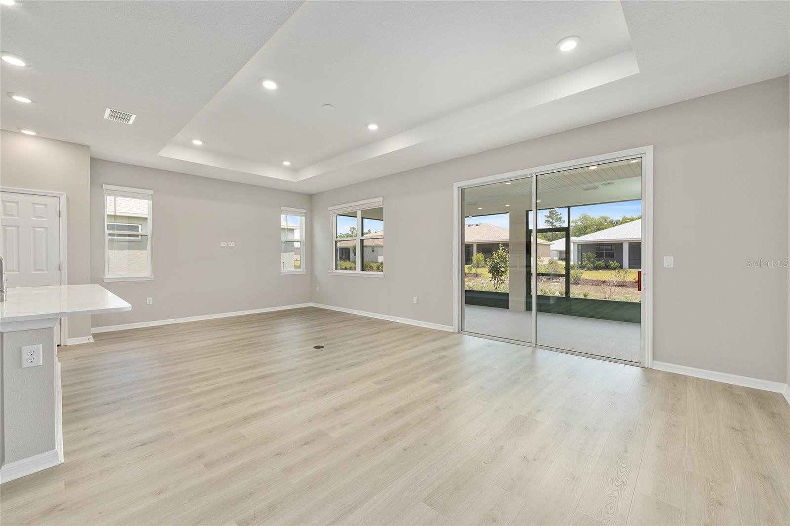 ON TOP OF THE WORLD - Residential