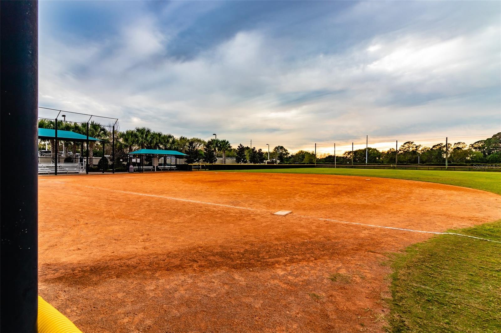 VALENCIA LAKES TR M - Residential