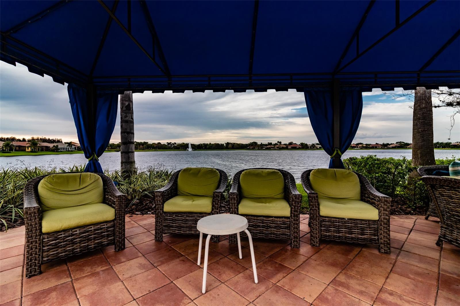 VALENCIA LAKES TR M - Residential