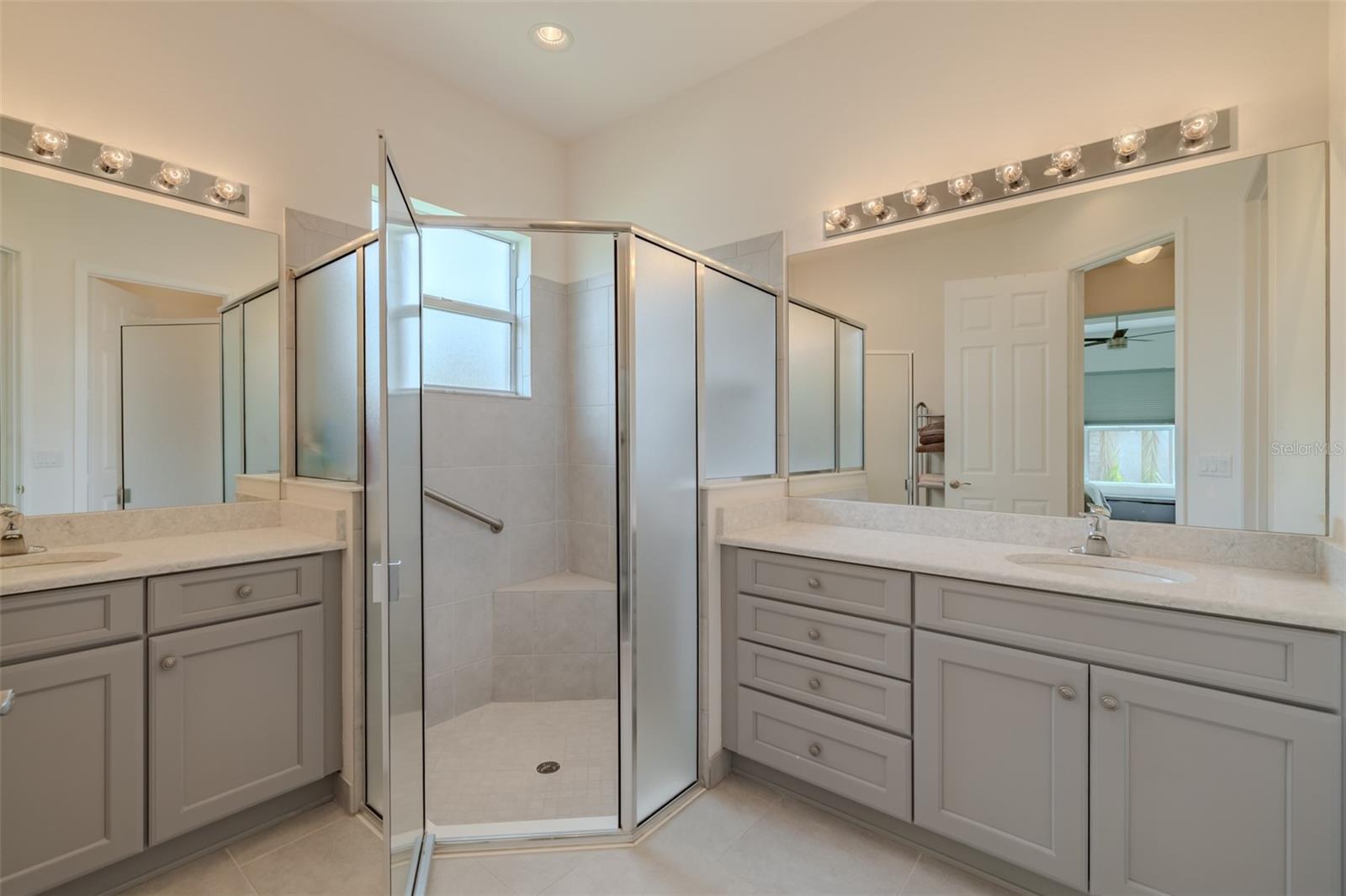 VALENCIA LAKES TR M - Residential