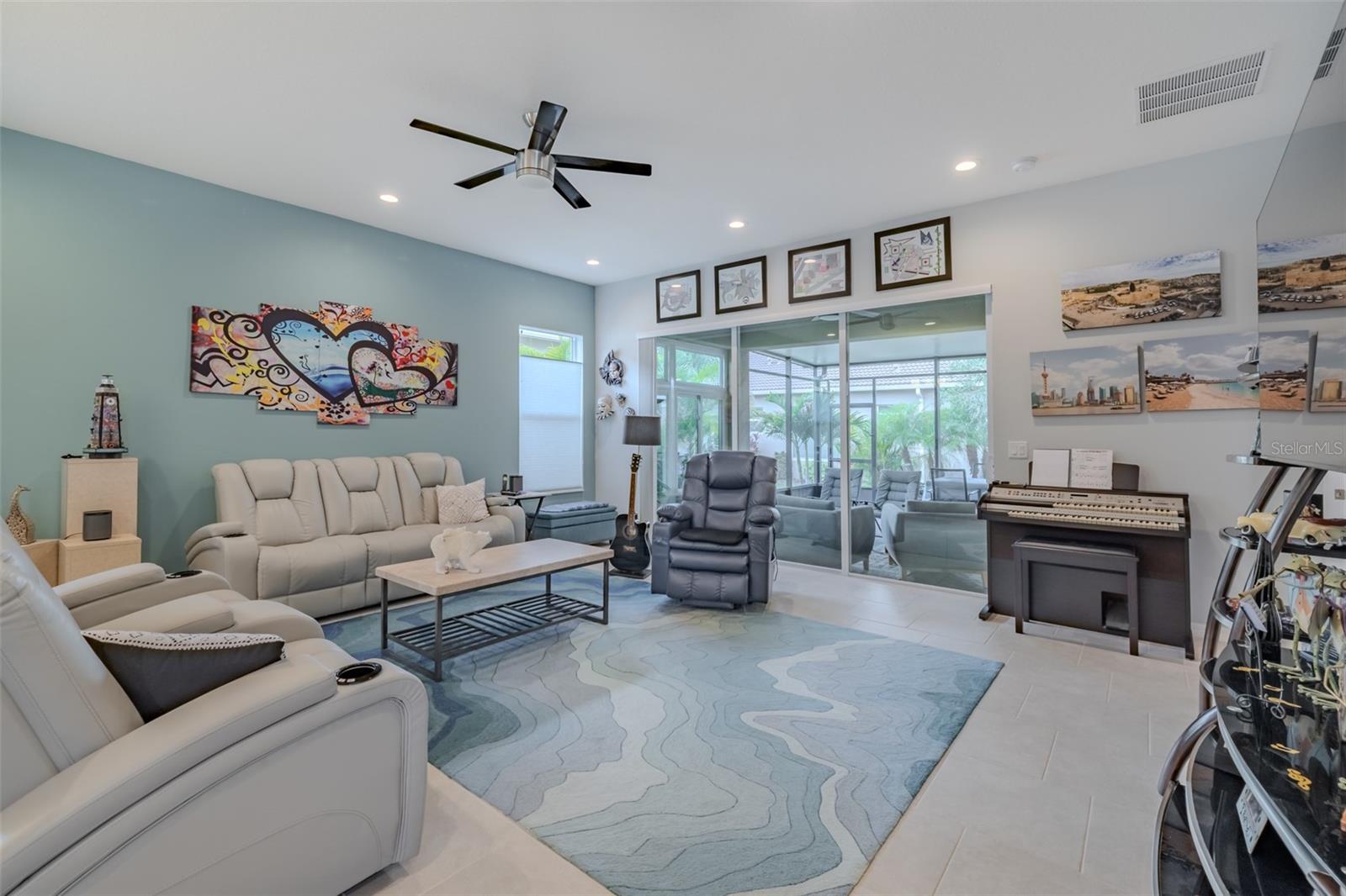 VALENCIA LAKES TR M - Residential