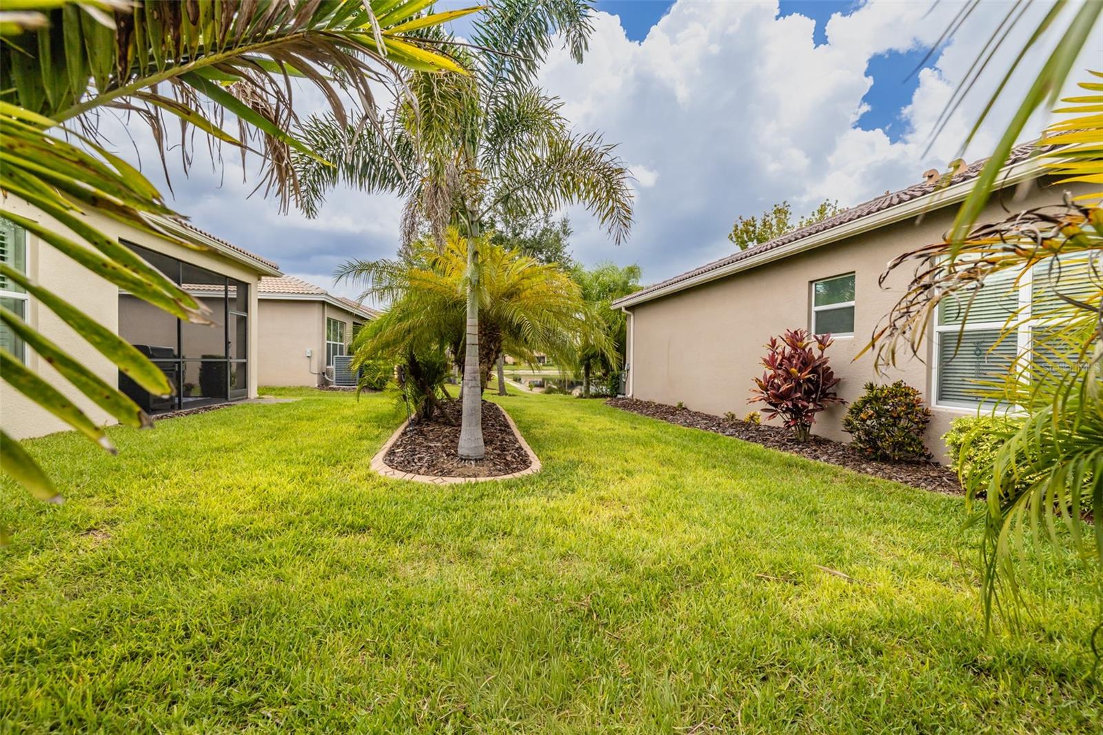 VALENCIA LAKES TR M - Residential