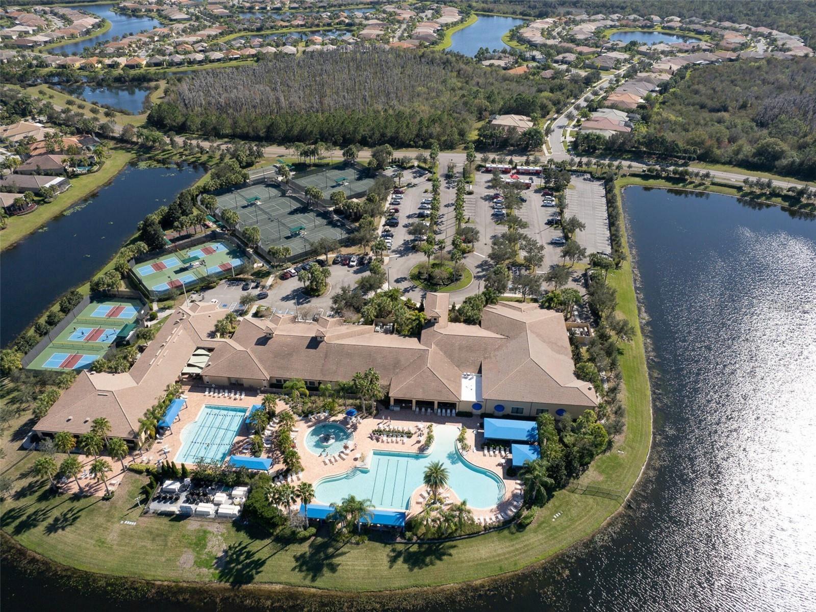 VALENCIA LAKES TR M - Residential