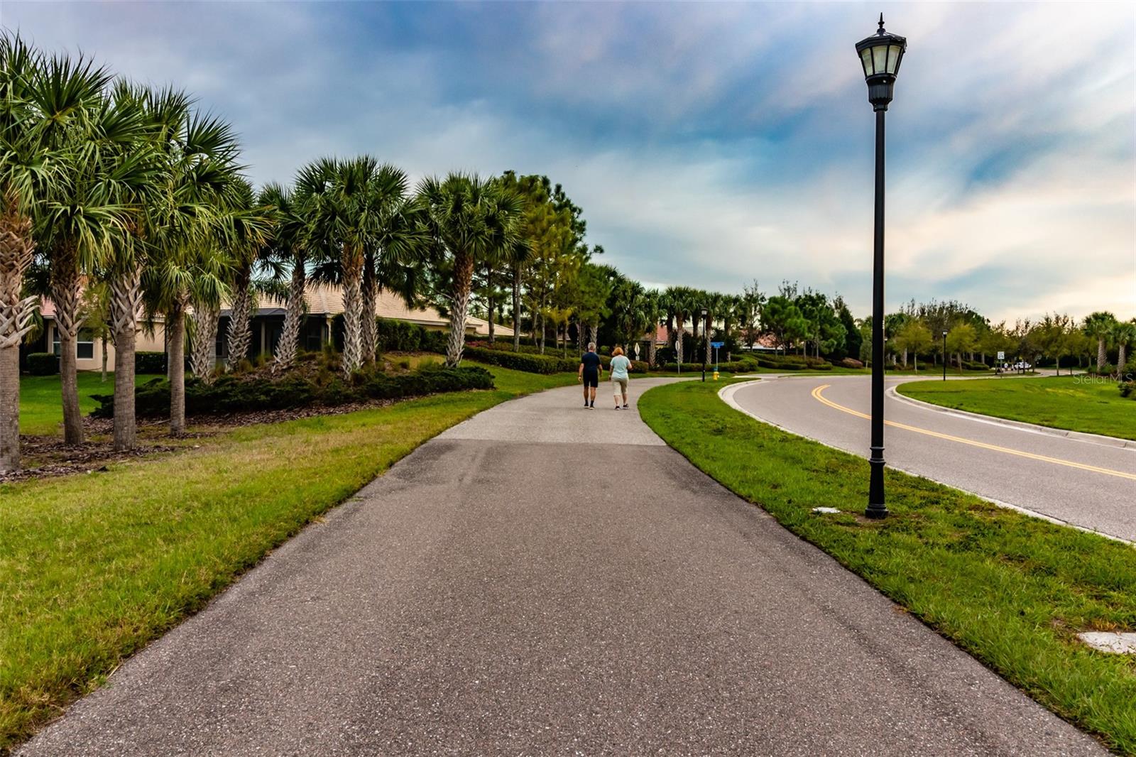 VALENCIA LAKES TR M - Residential