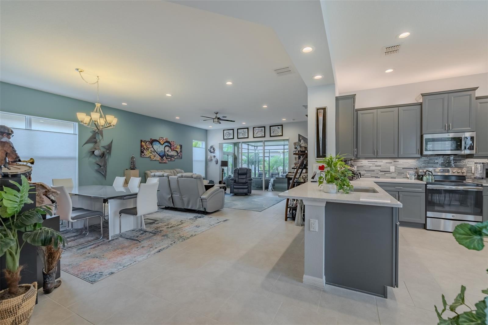 VALENCIA LAKES TR M - Residential