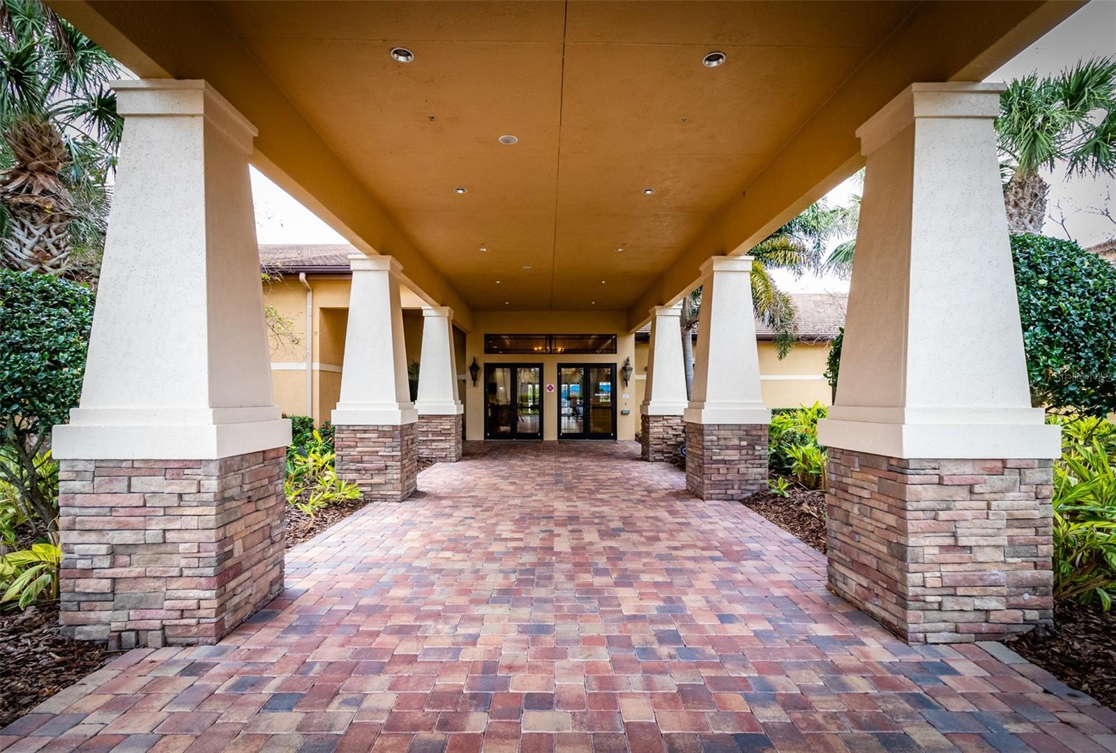 VALENCIA LAKES TR M - Residential