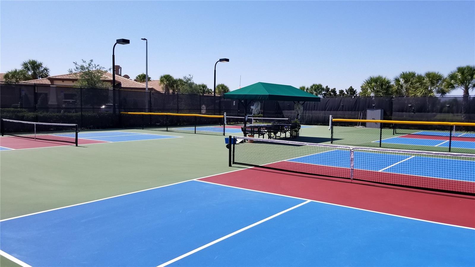 VALENCIA LAKES TR M - Residential