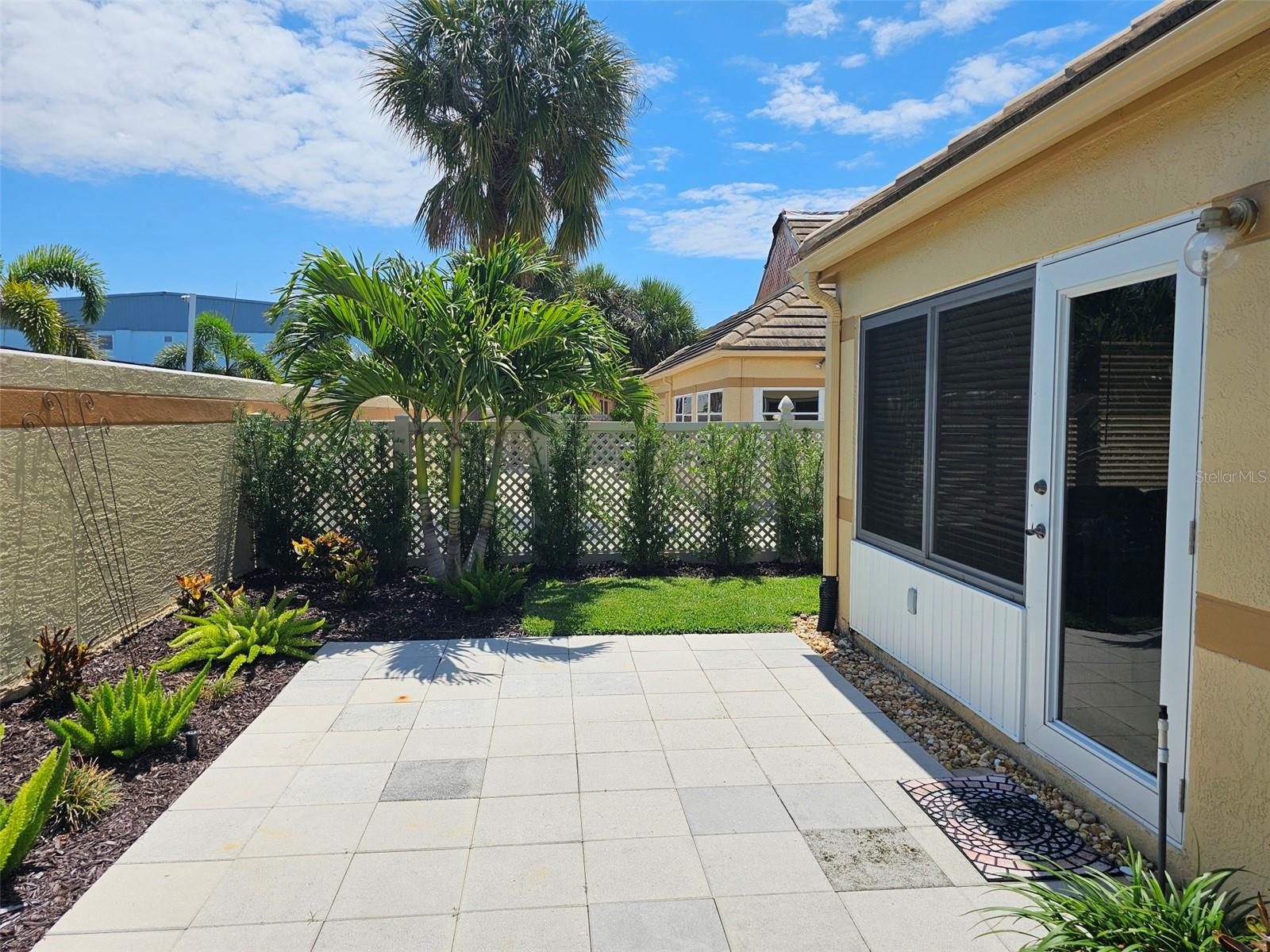 LAKEBRIDGE PH II & III - Residential Lease