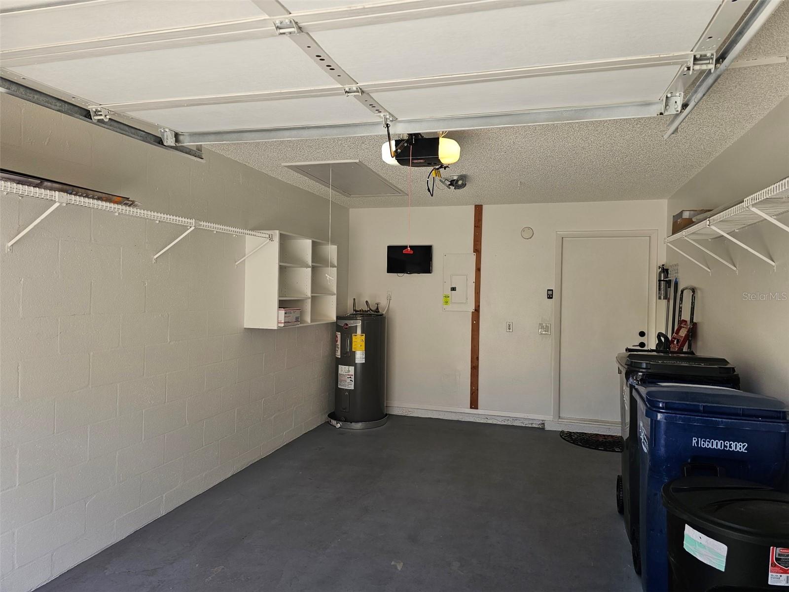 LAKEBRIDGE PH II & III - Residential Lease