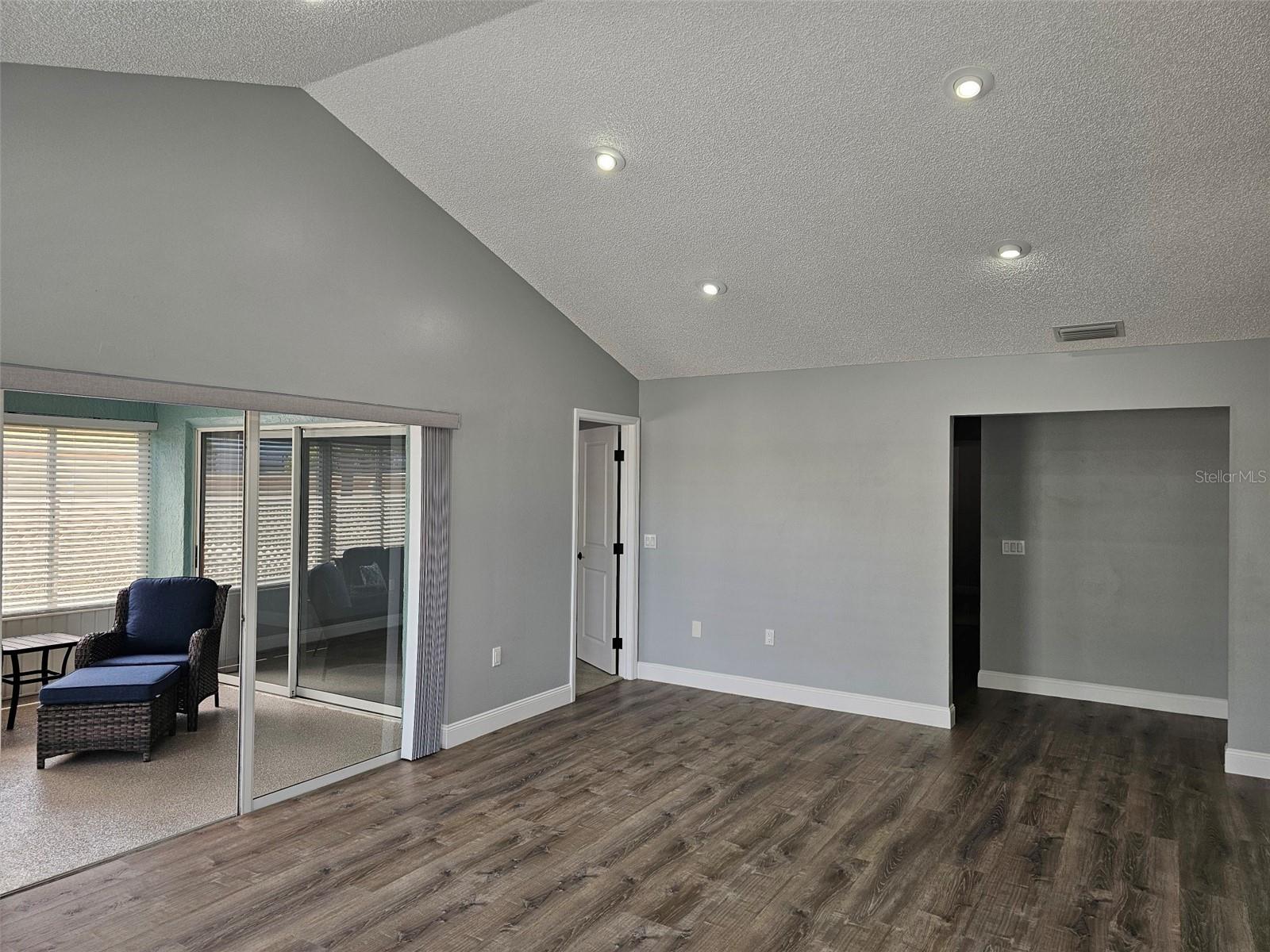 LAKEBRIDGE PH II & III - Residential Lease