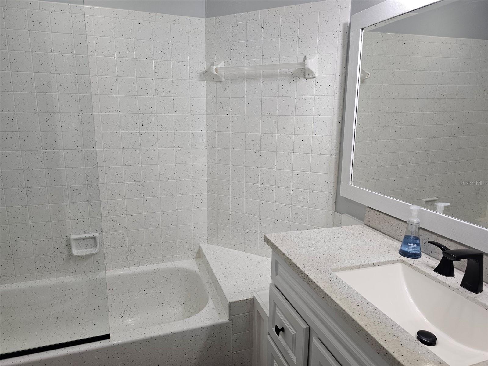 LAKEBRIDGE PH II & III - Residential Lease