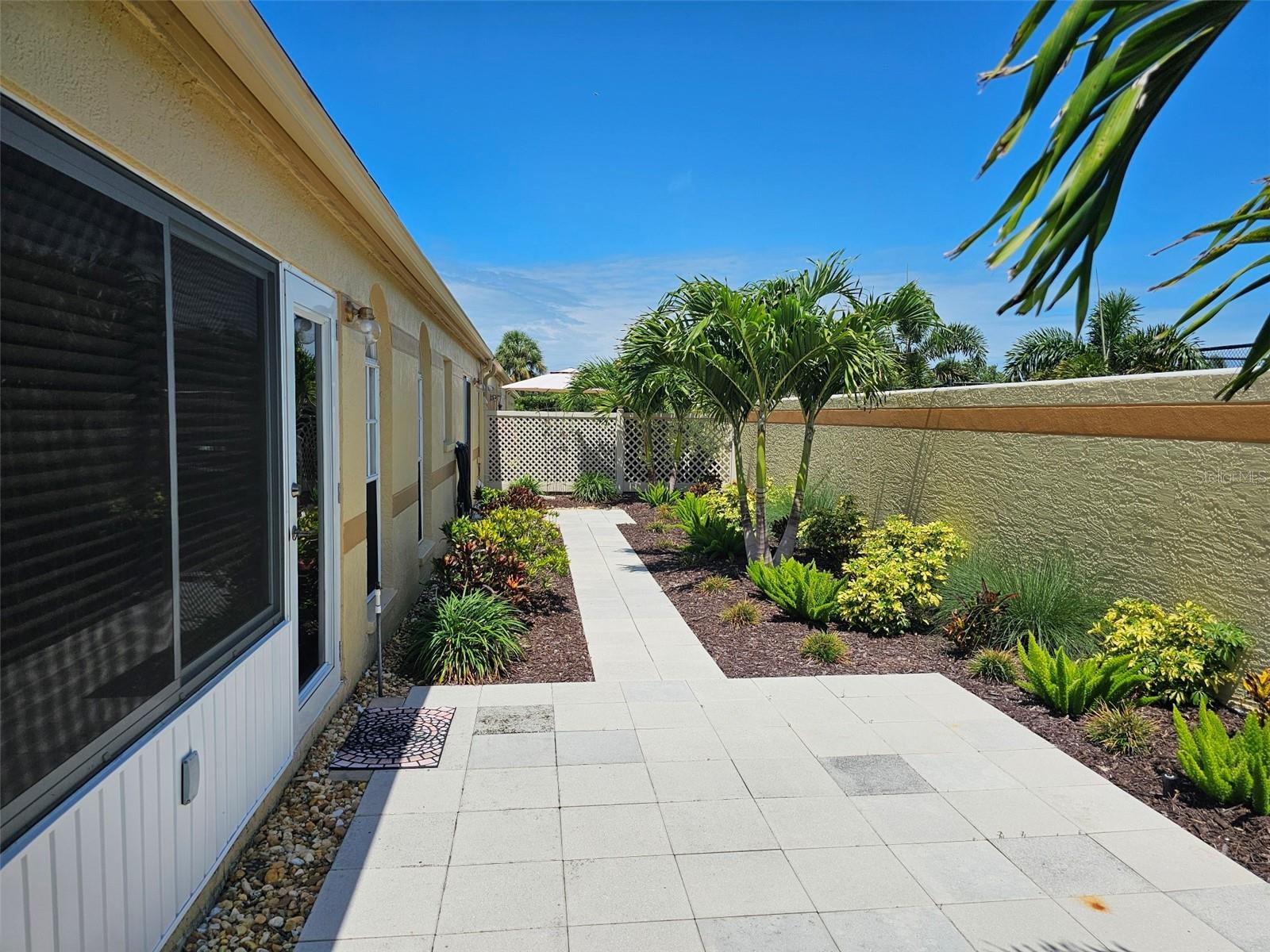 LAKEBRIDGE PH II & III - Residential Lease