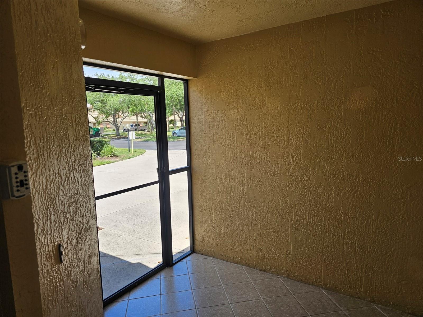 LAKEBRIDGE PH II & III - Residential Lease