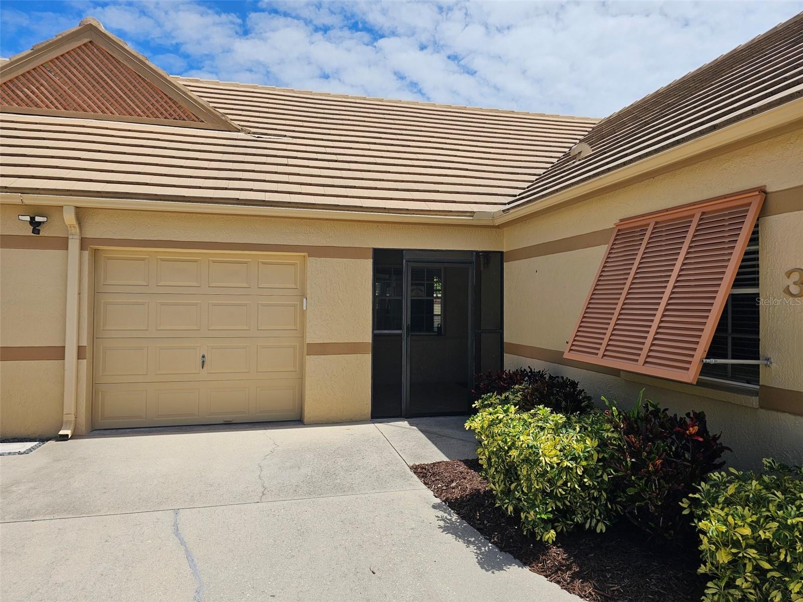 LAKEBRIDGE PH II & III - Residential Lease