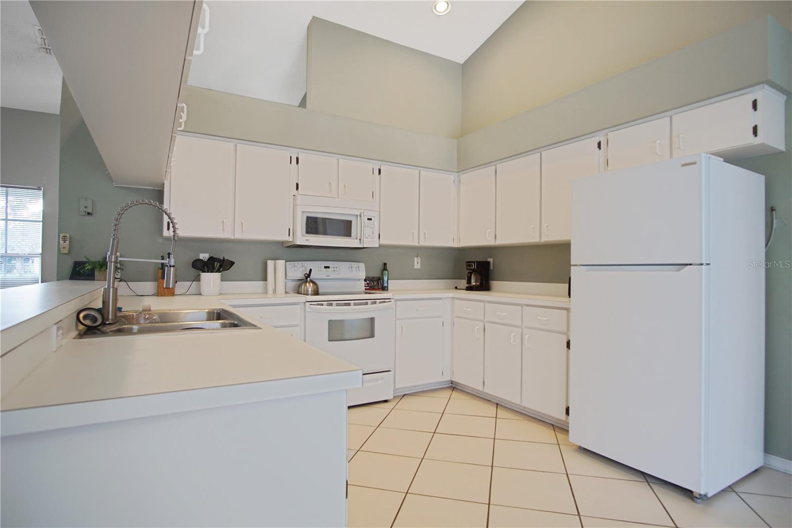 LOMA LINDA PH 02 - Residential Lease