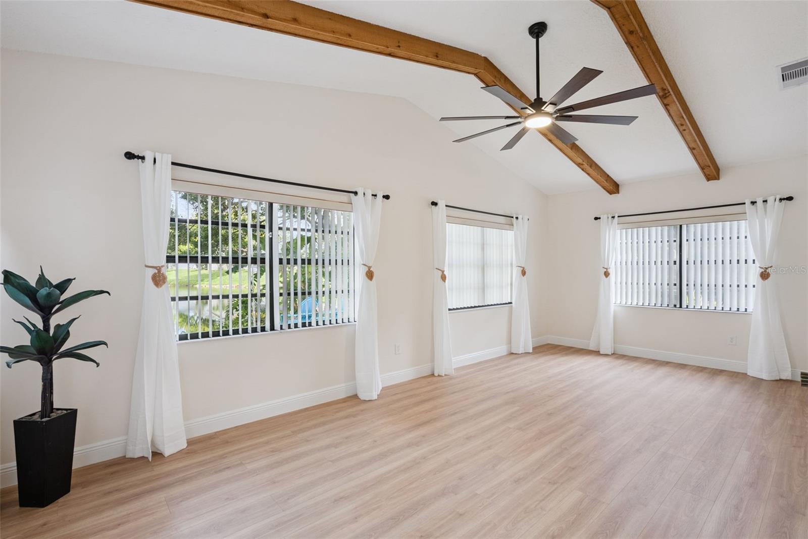 WEDGEWOOD TENNIS VILLAS - Residential