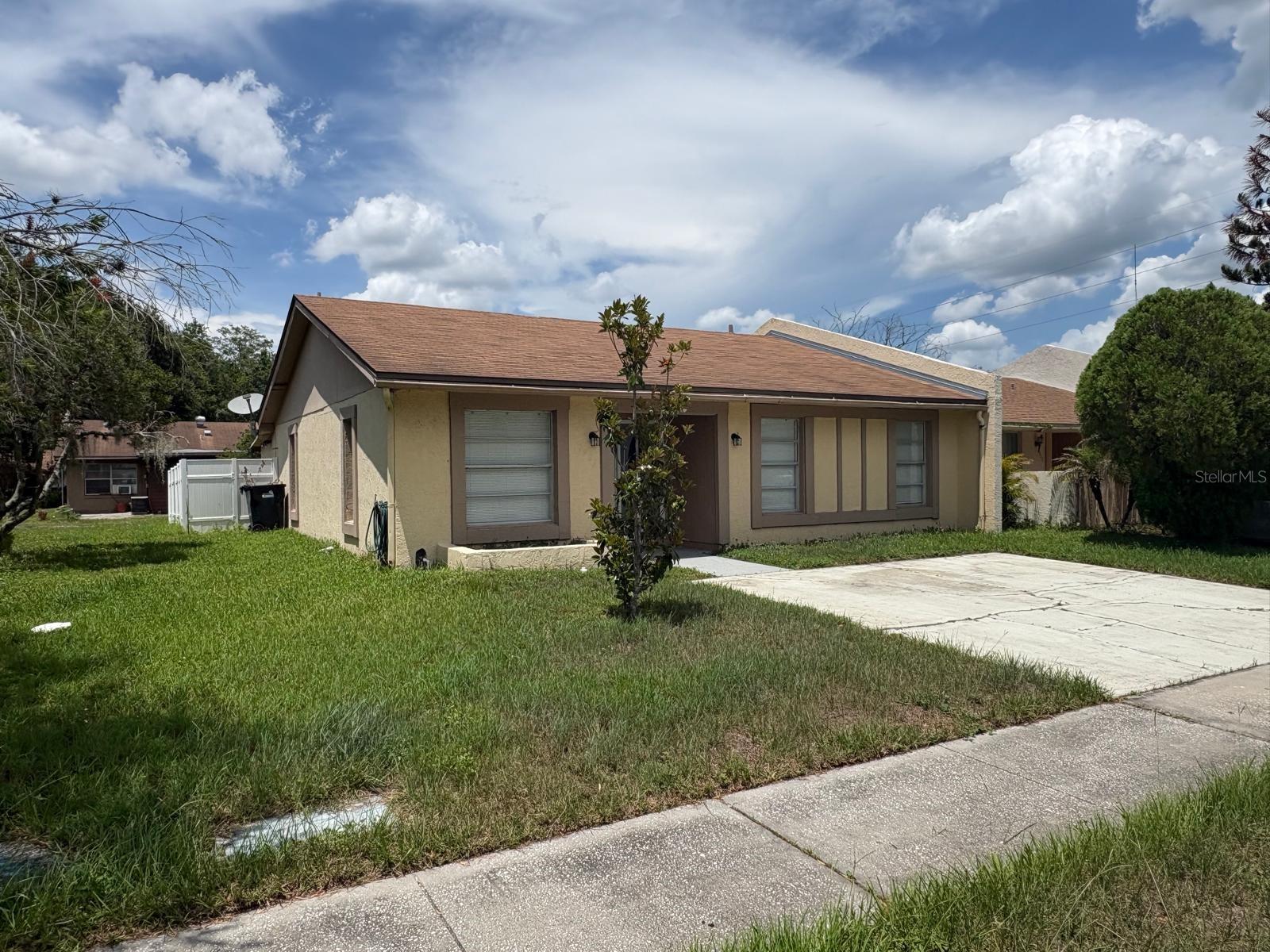 ROYAL MANOR VILLAS - Residential