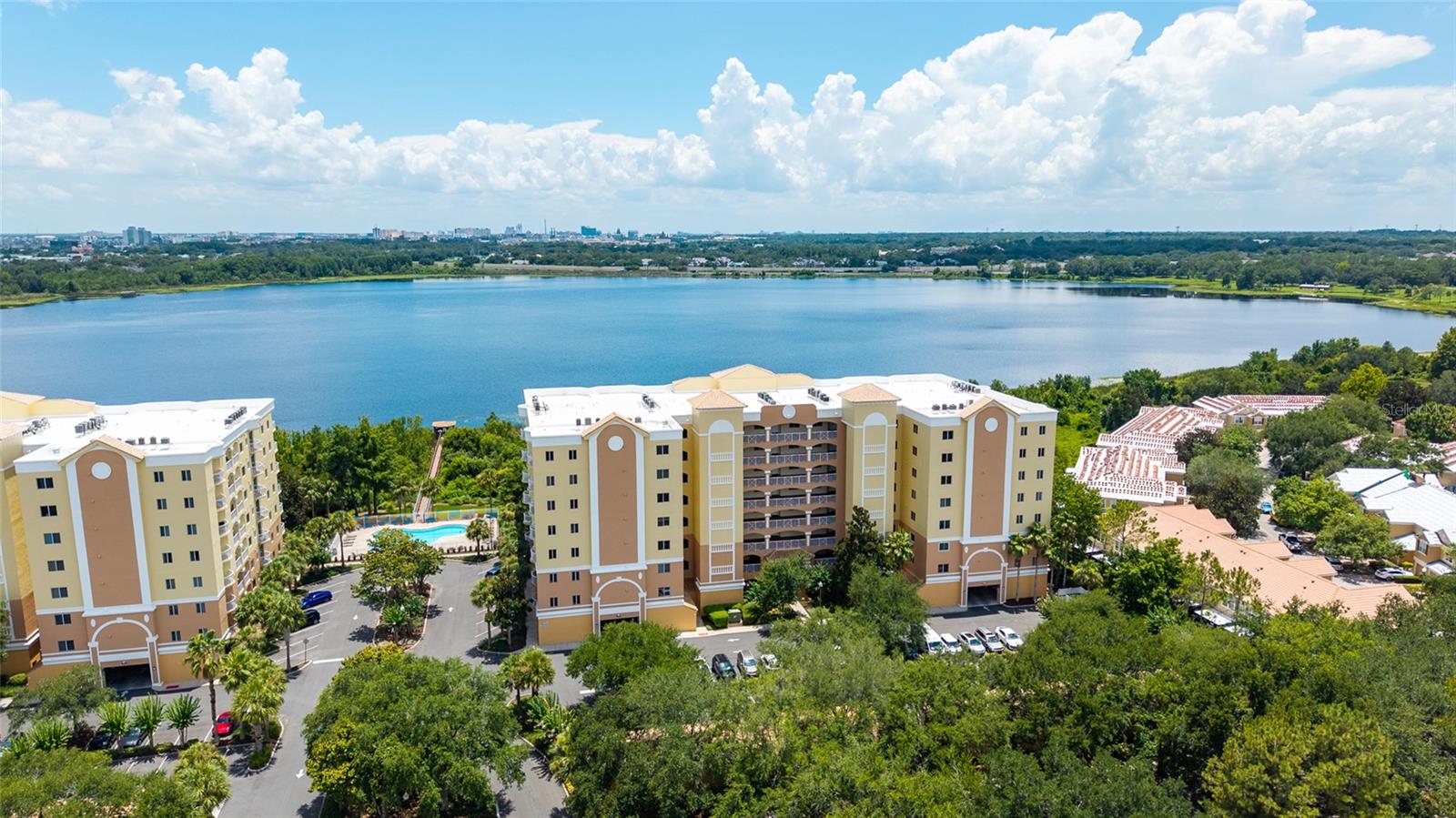 PROMENADE PH 01 - Residential