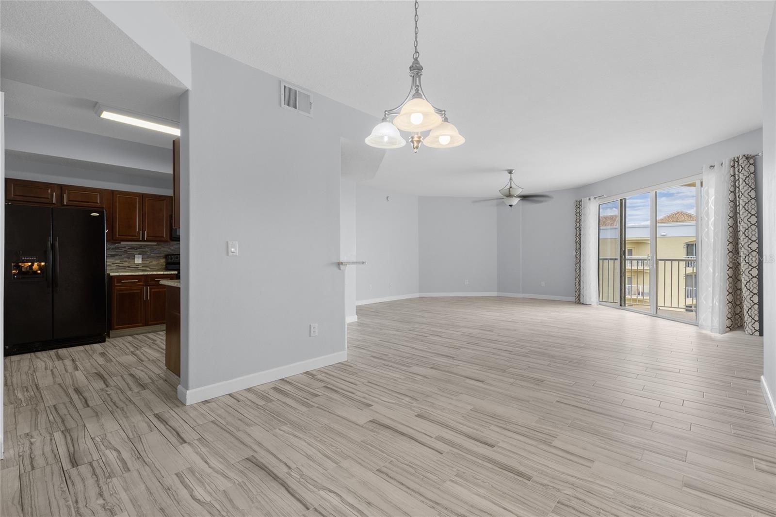 PROMENADE PH 01 - Residential
