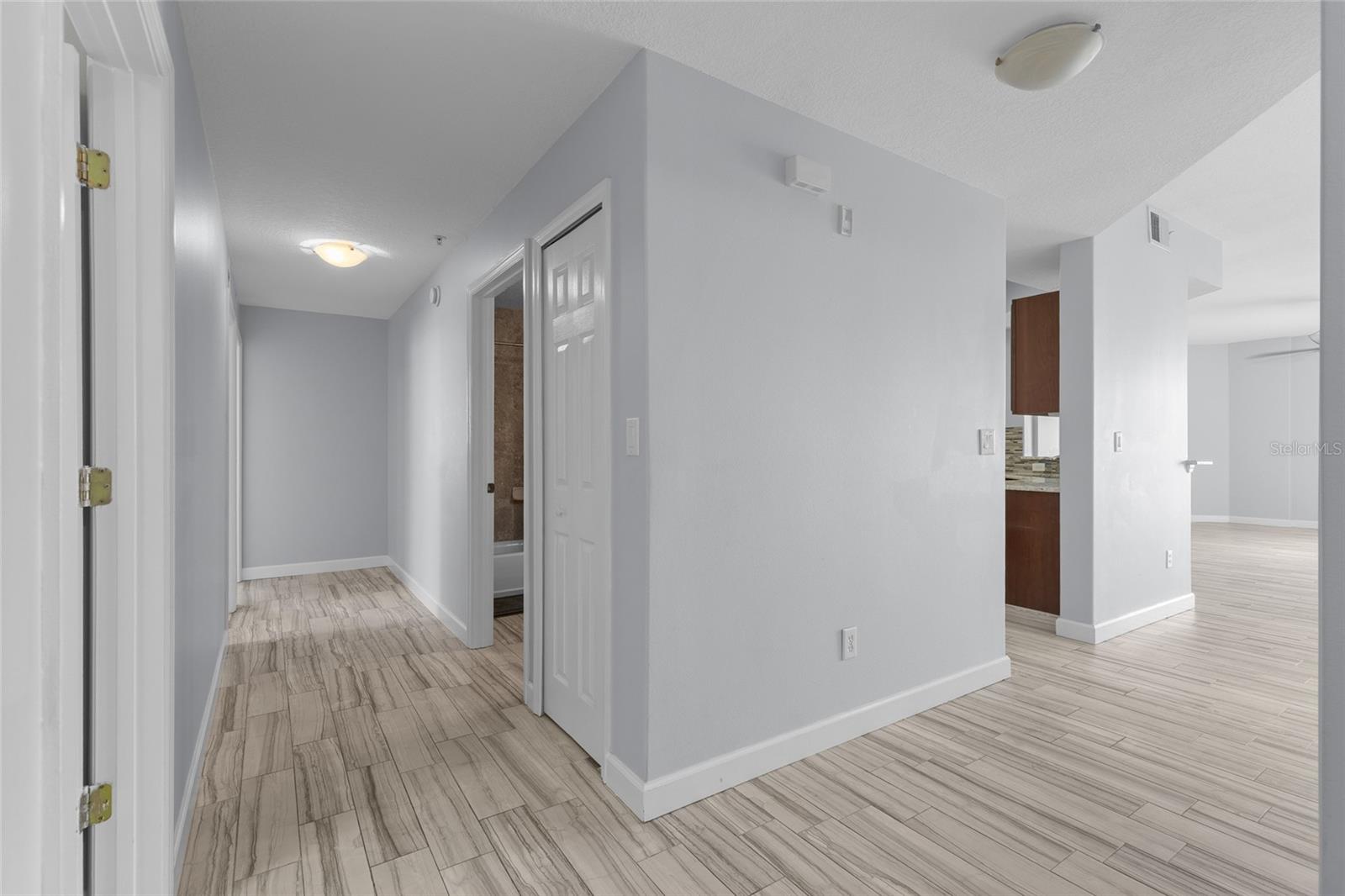 PROMENADE PH 01 - Residential
