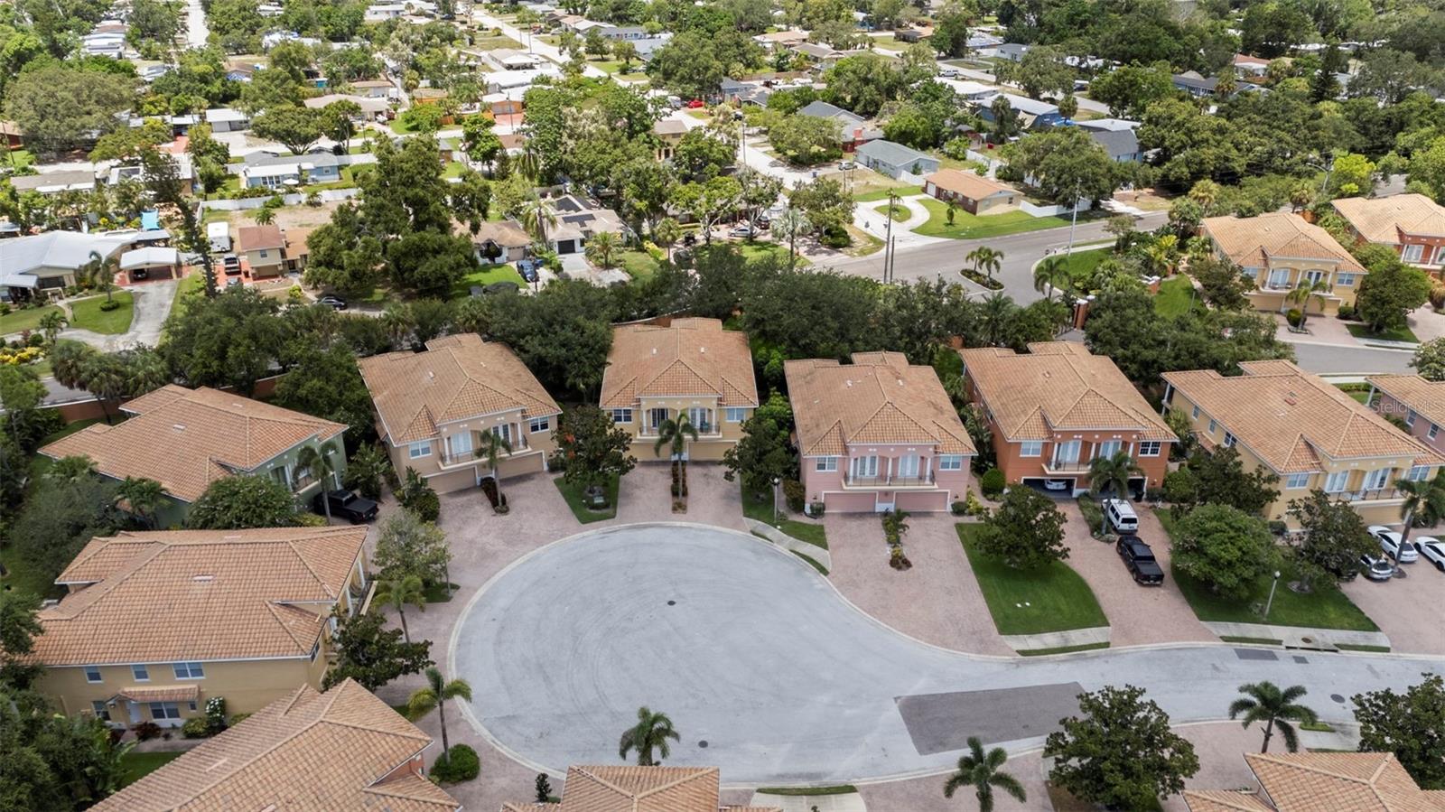 BANYAN BAY AT RUTLAND - Residential