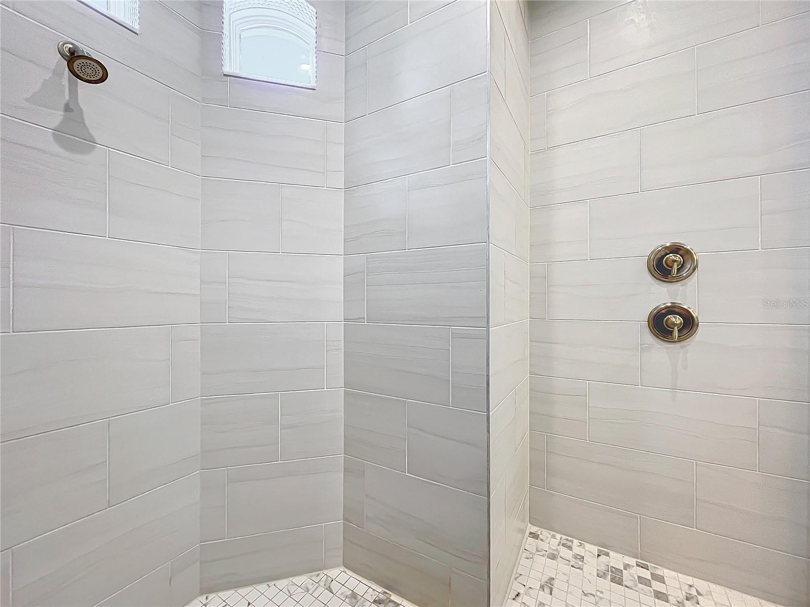 WOLFHEAD RDG - Residential